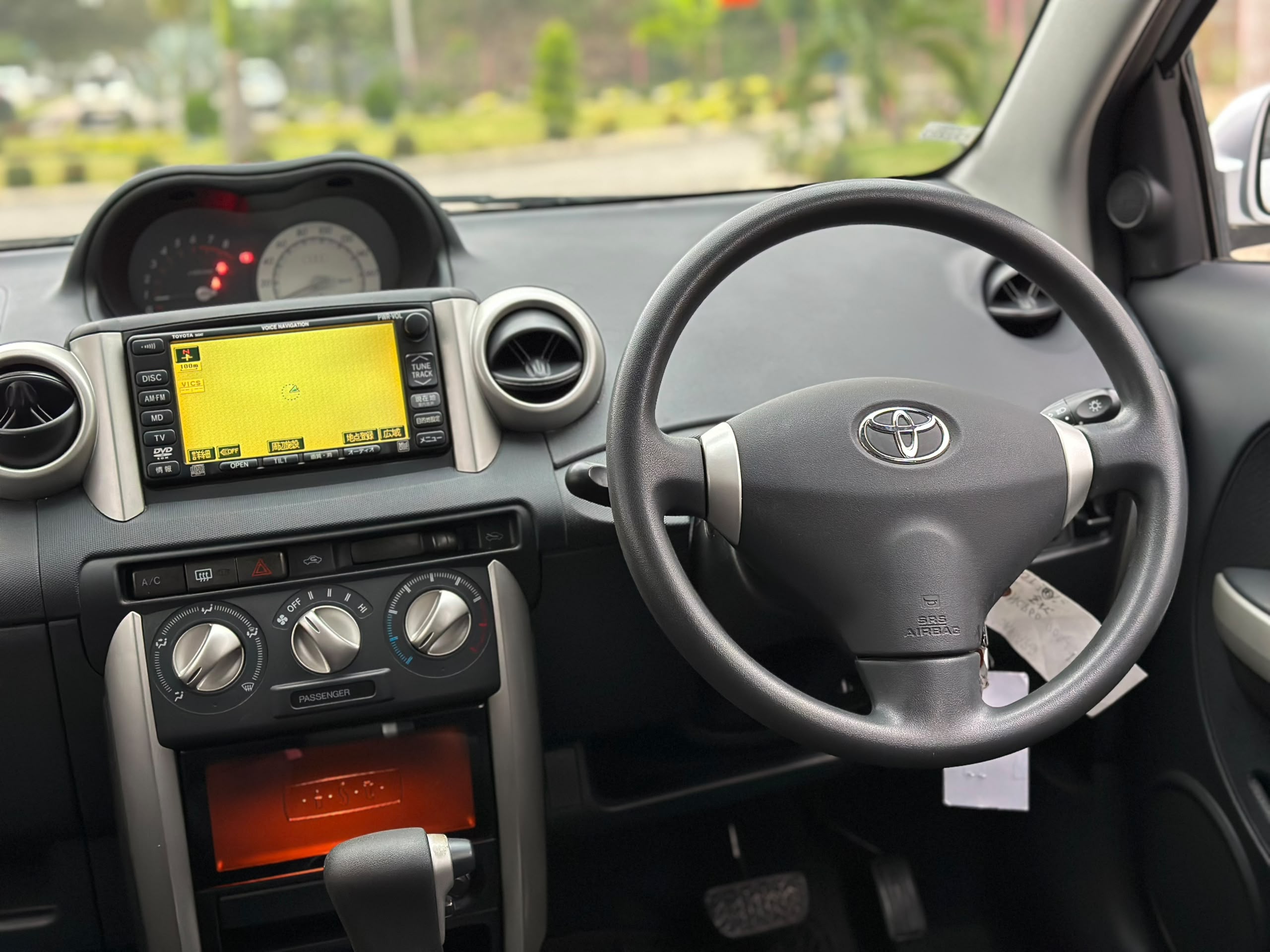 TOYOTA IST thumbnail 5